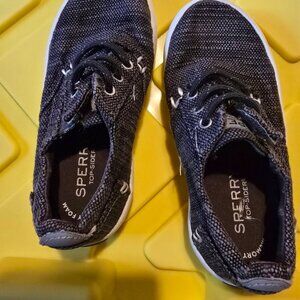 Sperry Black Boat Shoes with Classic Design